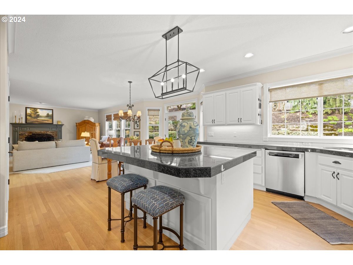 11903 Southwest Aspen Ridge Drive Portland, OR 97224 - Photo 15 of 33 Gallery Image 15