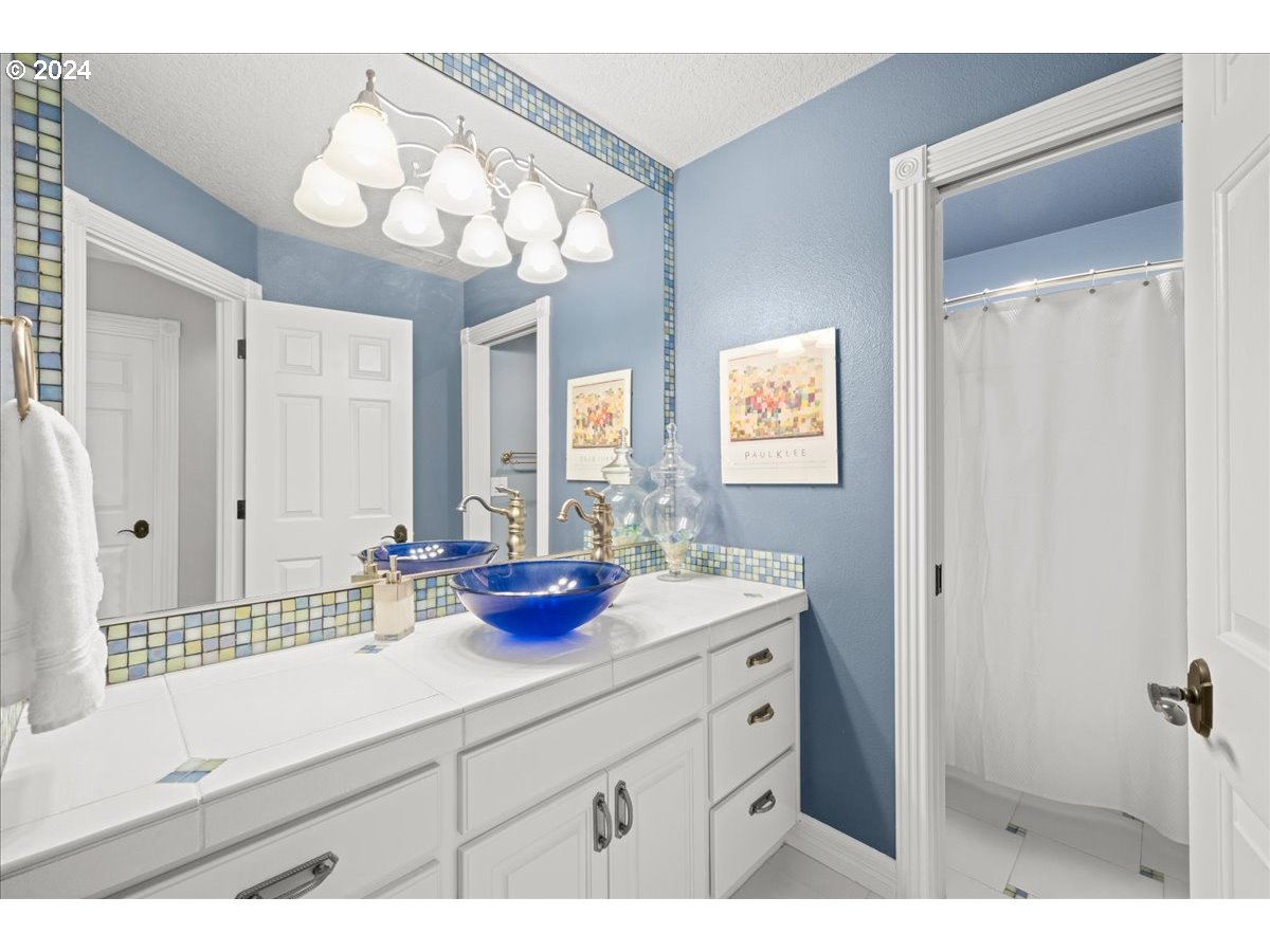 11903 Southwest Aspen Ridge Drive Portland, OR 97224 - Photo 24 of 33 Gallery Image 24