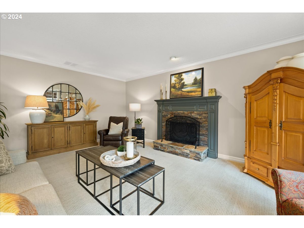 11903 Southwest Aspen Ridge Drive Portland, OR 97224 - Photo 10 of 33 Gallery Image 10