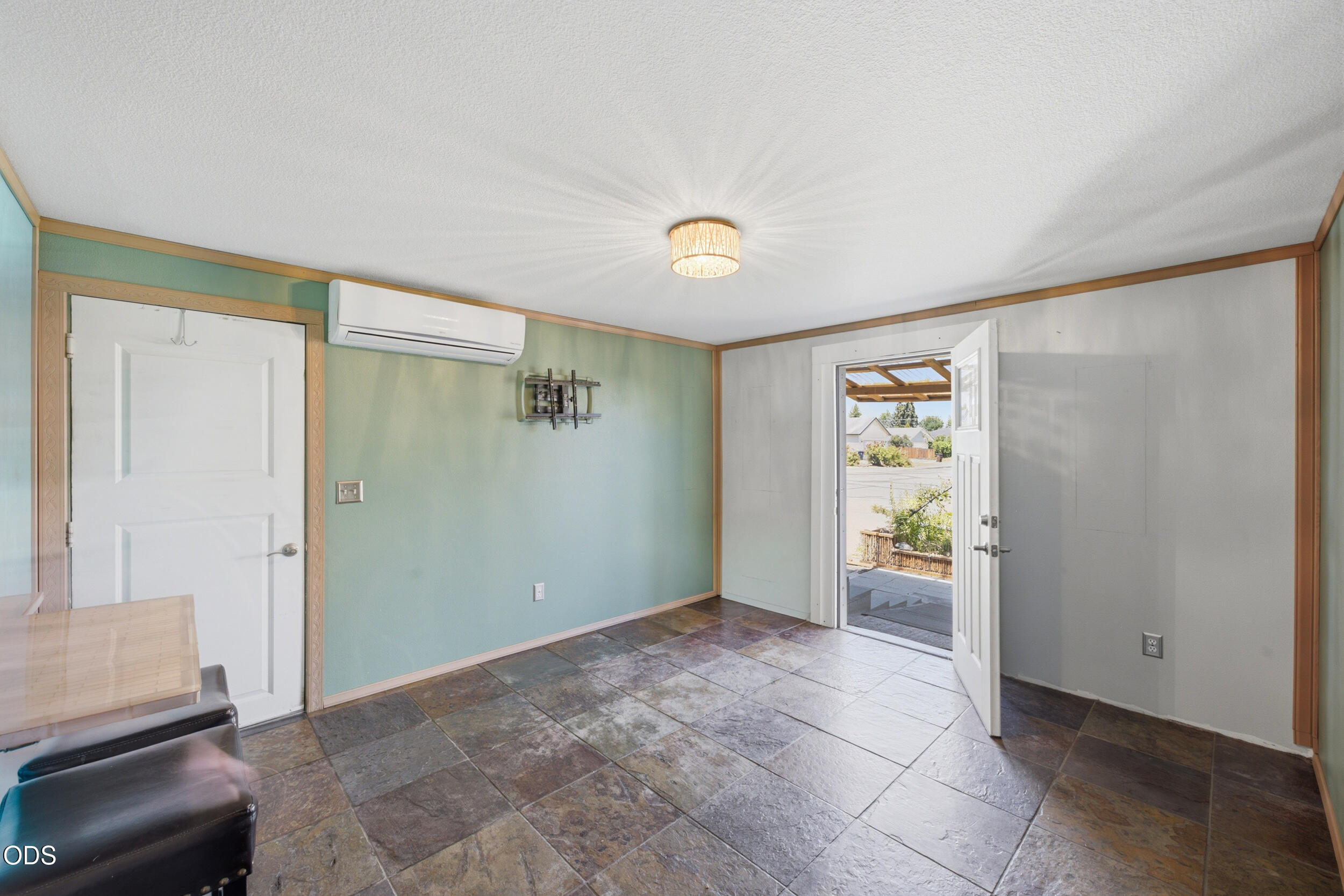 2346 Southwest 20th Court Redmond, OR 97756 - Photo 24 of 41