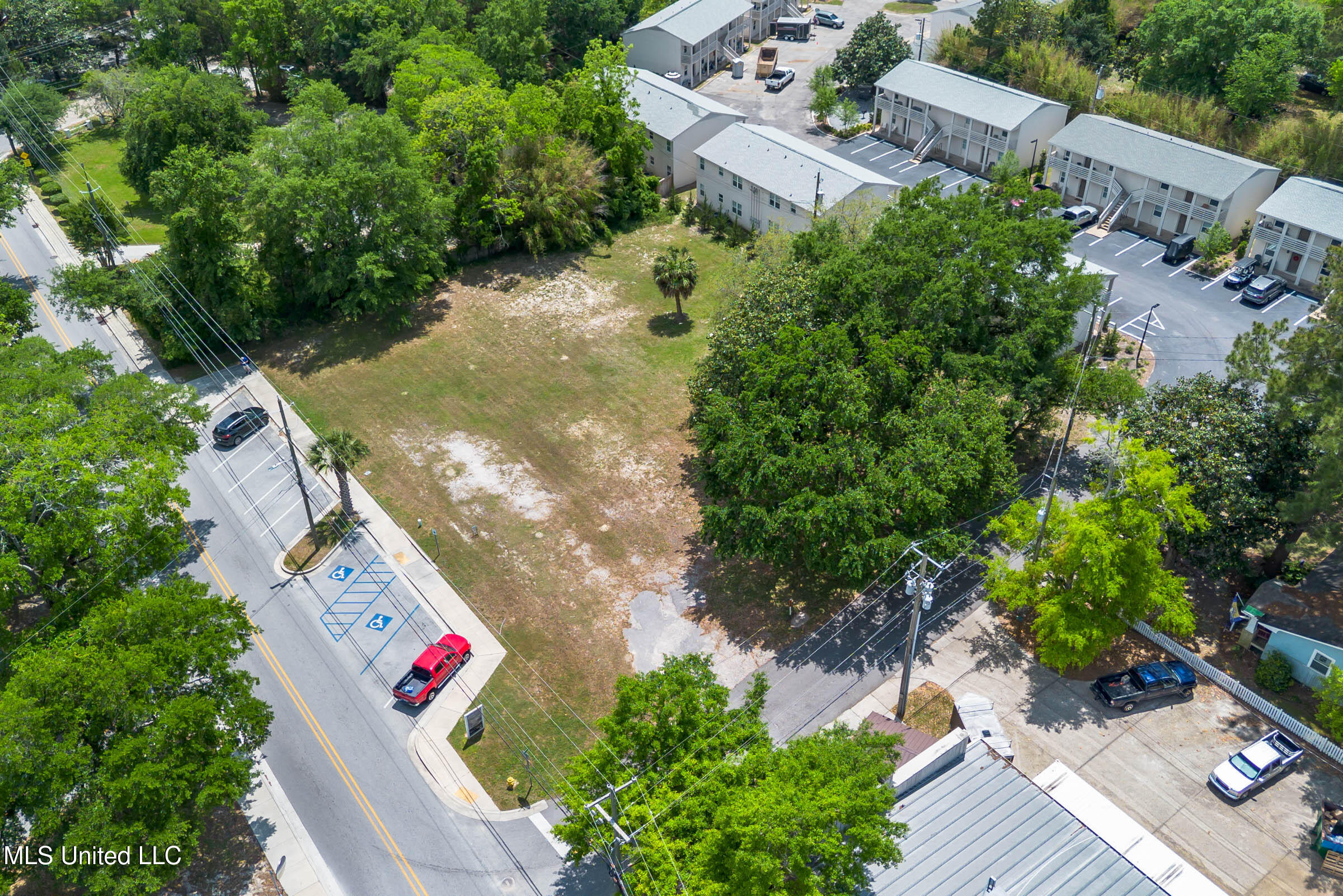 516 Porter Avenue Ocean Springs, MS 39564 - Photo 11 of 19 516 Porter Ave (14)