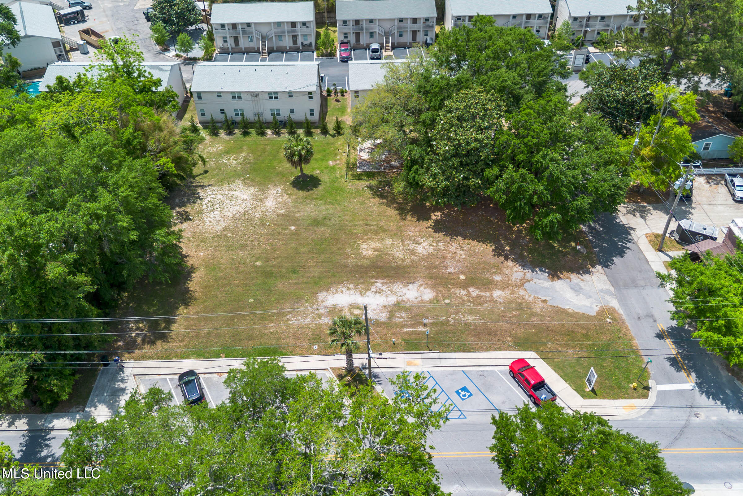 516 Porter Avenue Ocean Springs, MS 39564 - Photo 12 of 19 516 Porter Ave (15)