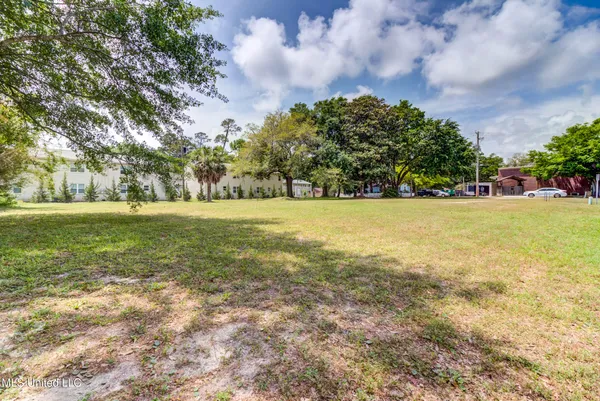 $749,000 | 516 Porter Avenue, Ocean Springs, MS 39564