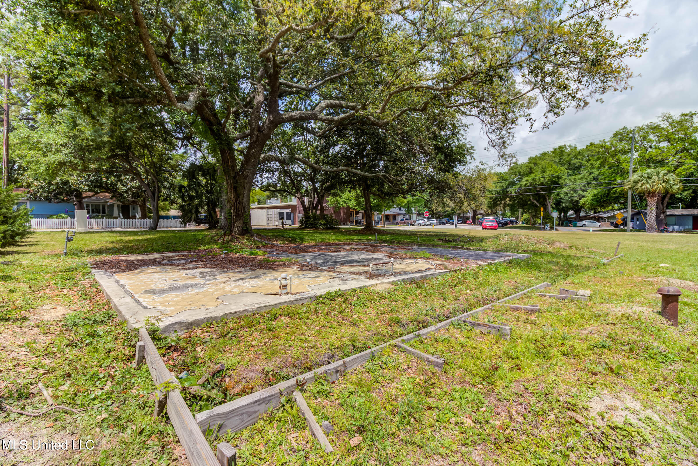 516 Porter Avenue Ocean Springs, MS 39564 - Photo 16 of 19 516 Porter Ave (19)