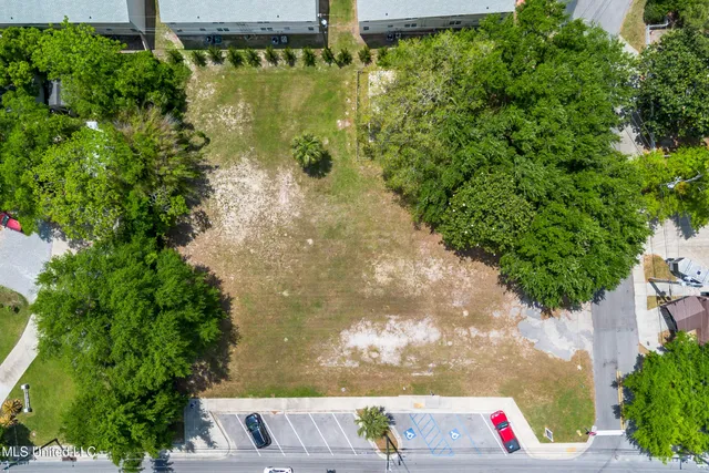 $749,000 | 516 Porter Avenue, Ocean Springs, MS 39564