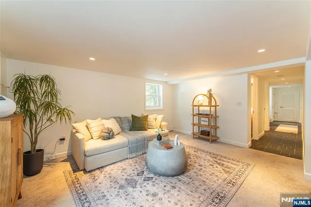 $899,000 | 9 Windermere Road, Montclair, NJ 07043