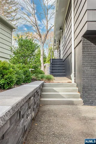 $899,000 | 9 Windermere Road, Montclair, NJ 07043