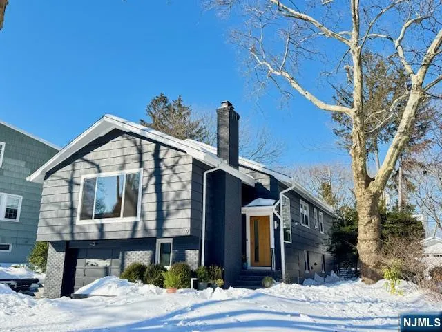 $899,000 | 9 Windermere Road, Montclair, NJ 07043