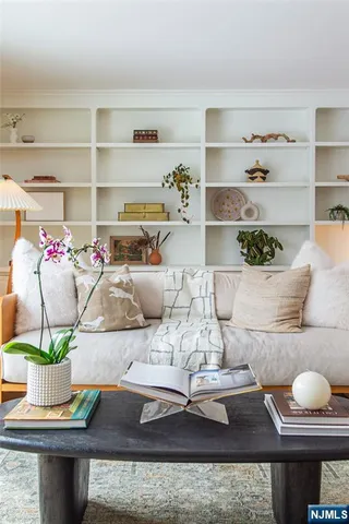 $899,000 | 9 Windermere Road, Montclair, NJ 07043