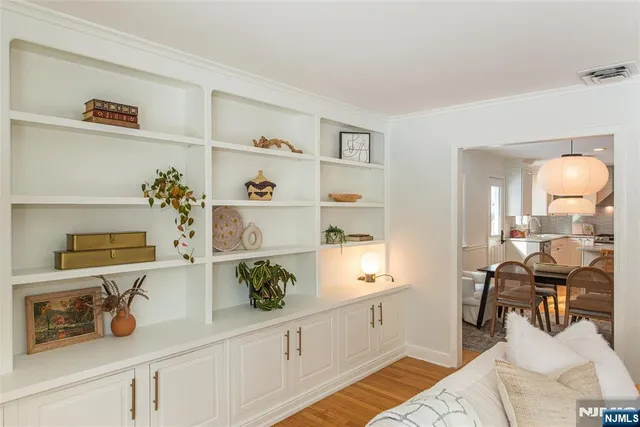 $899,000 | 9 Windermere Road, Montclair, NJ 07043