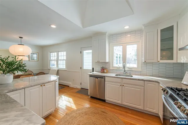 $899,000 | 9 Windermere Road, Montclair, NJ 07043