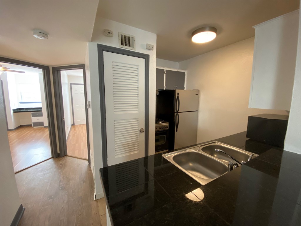 4306 Avenue A, Unit 113 Austin, TX 78751 - Photo 8 of 16 a view of workspace