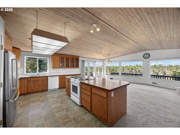 $799,000 | 87784 Terrace View Drive, Florence, OR 97439