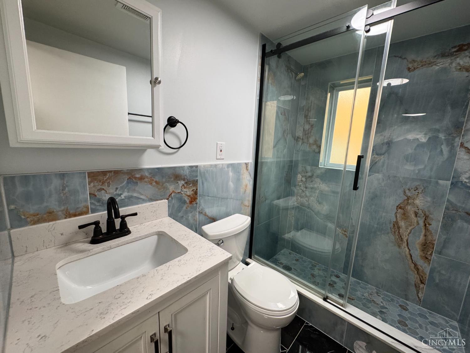 1589 Summit Road Cincinnati, OH 45237 - Photo 23 of 36