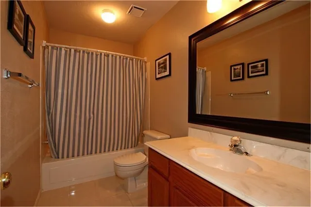 $2,400 | 7 Thrush Grove Place, The Woodlands, TX 77381