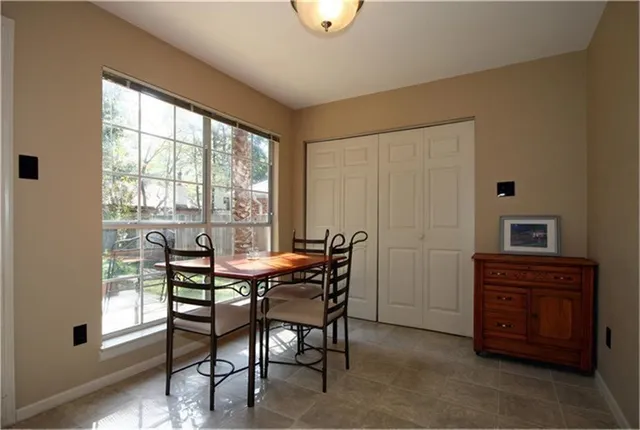 $2,400 | 7 Thrush Grove Place, The Woodlands, TX 77381