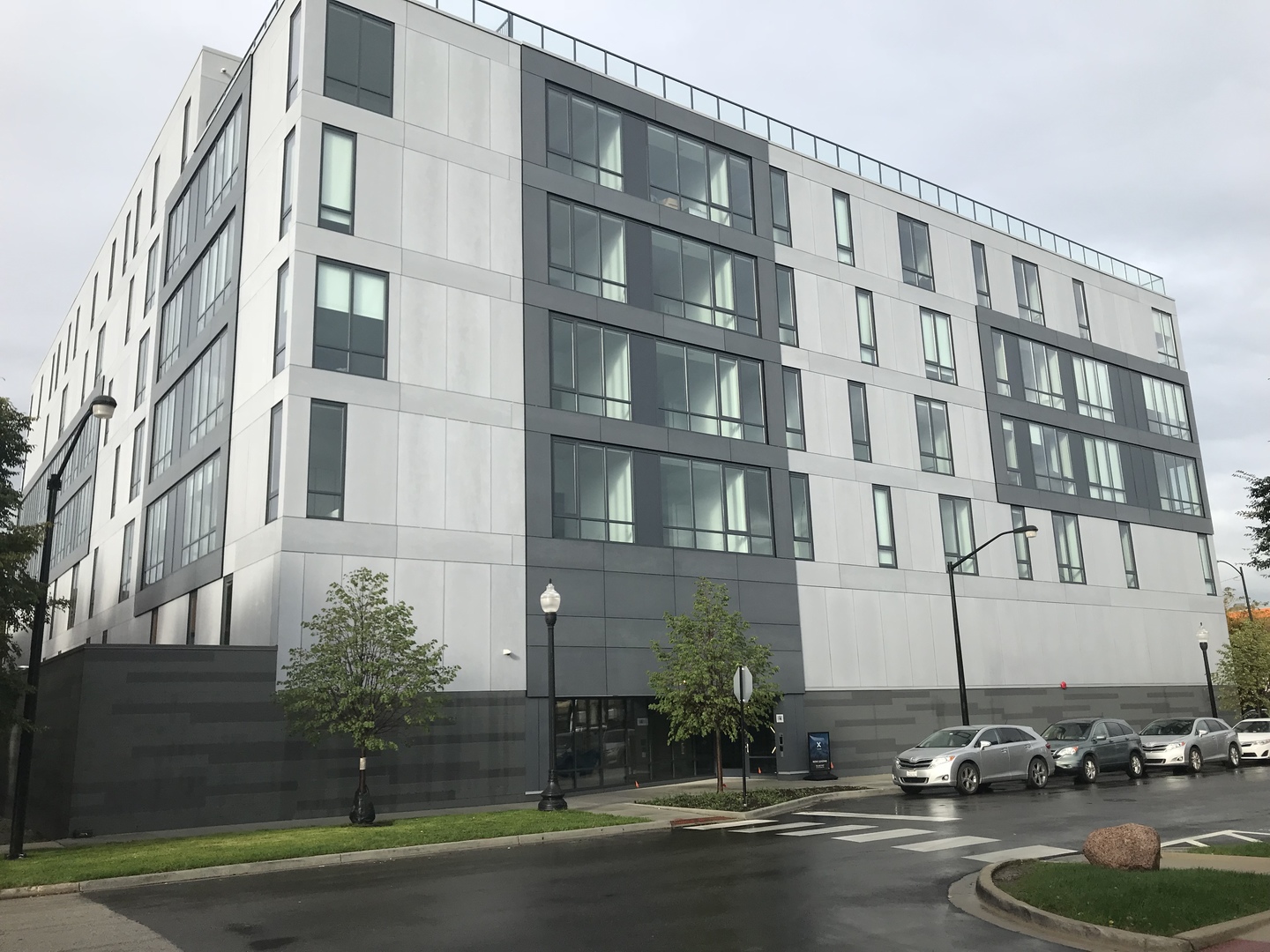 710 West 14th Street, Unit 419 Chicago, IL 60607 - Photo 1 of 10