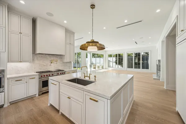 $8,399,000 | 3717 Chevy Chase Drive, Houston, TX 77019