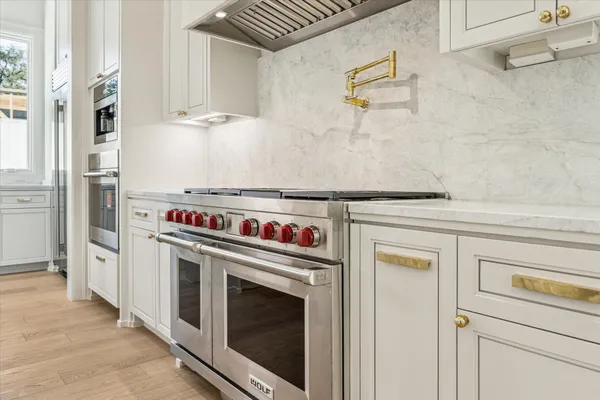 $8,399,000 | 3717 Chevy Chase Drive, Houston, TX 77019