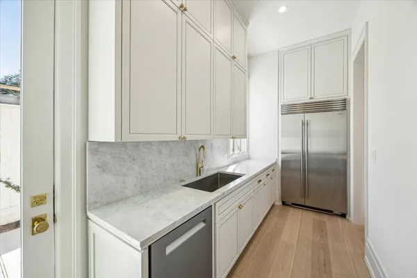 $8,399,000 | 3717 Chevy Chase Drive, Houston, TX 77019