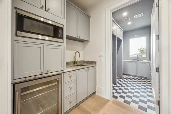 $8,399,000 | 3717 Chevy Chase Drive, Houston, TX 77019