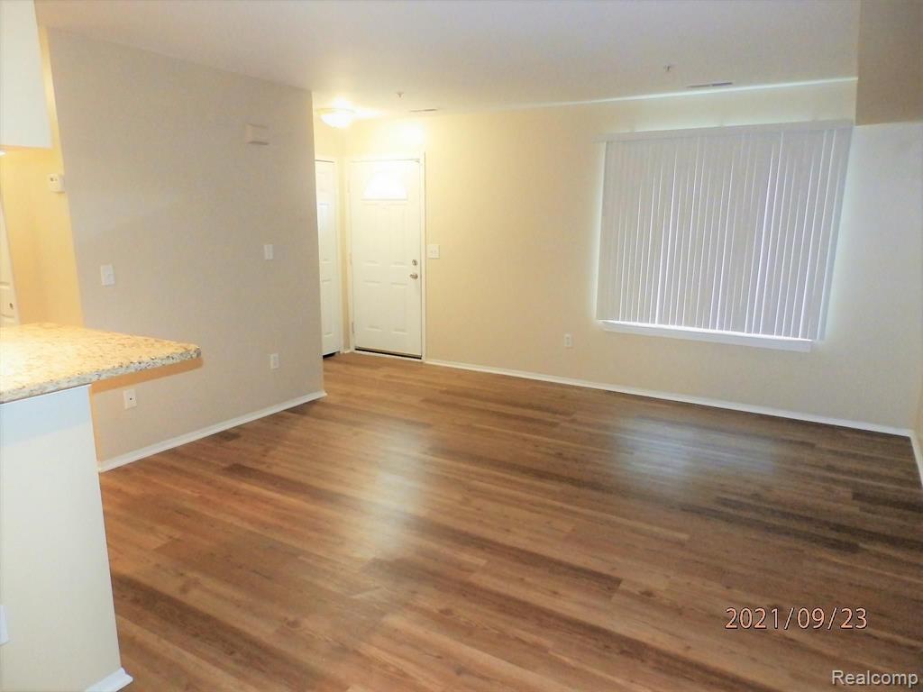 22082 Cape Cod Way, Unit 14 Farmington, MI 48336 - Photo 5 of 24