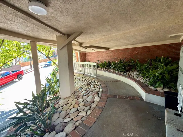 $2,795 | 2266 Cazador Drive, Los Angeles, CA 90065