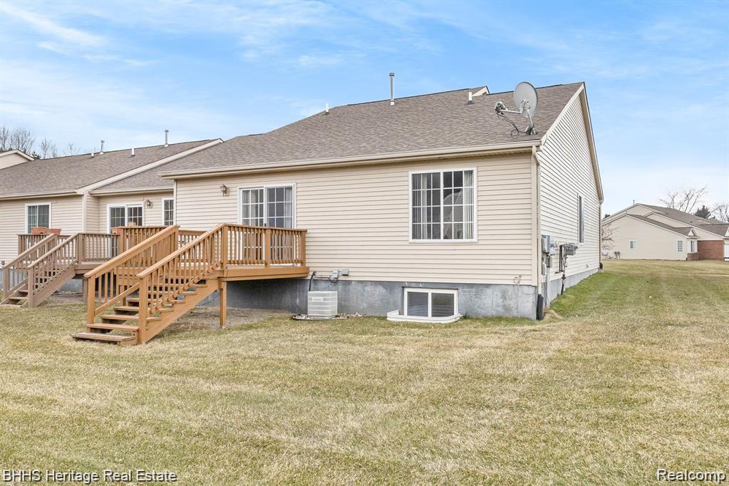 263 Wood Point, Unit 24 Howell, MI 48843 - Photo 14 of 15