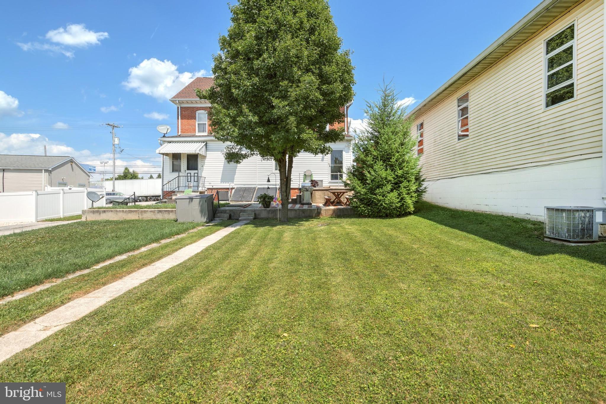 608 Carlisle Street Hanover, PA 17331 - Photo 7 of 28