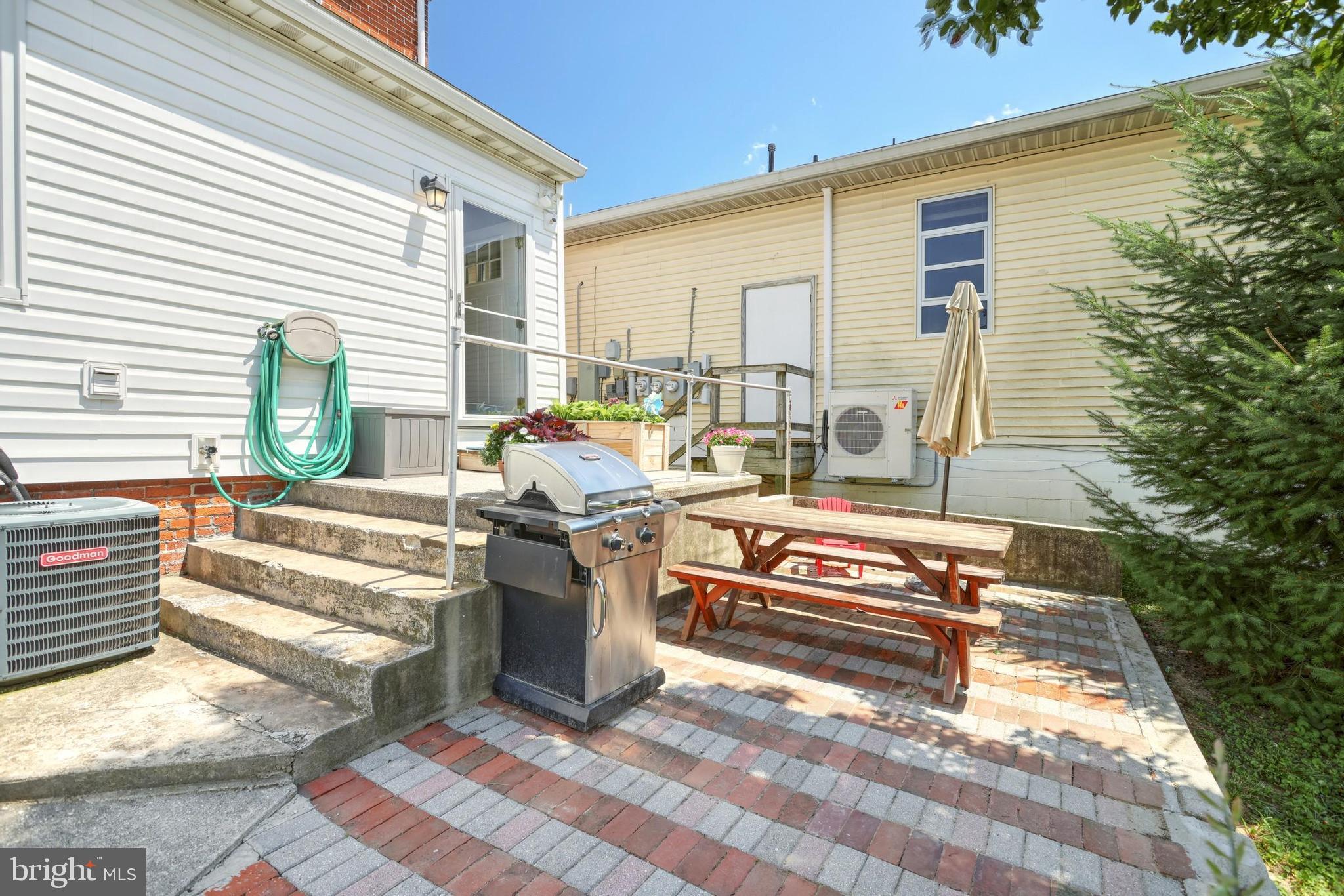 608 Carlisle Street Hanover, PA 17331 - Photo 8 of 28