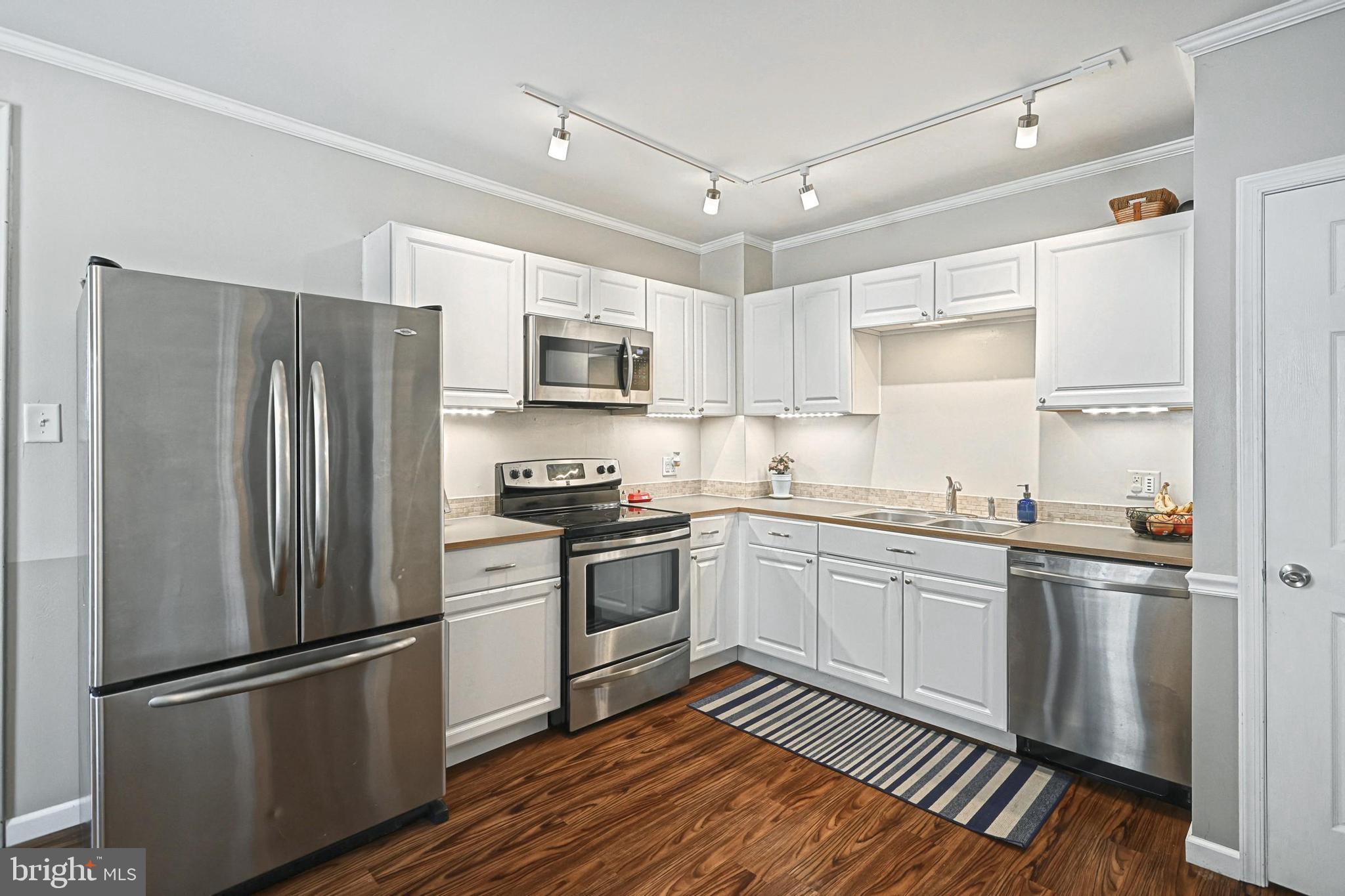 608 Carlisle Street Hanover, PA 17331 - Photo 10 of 28