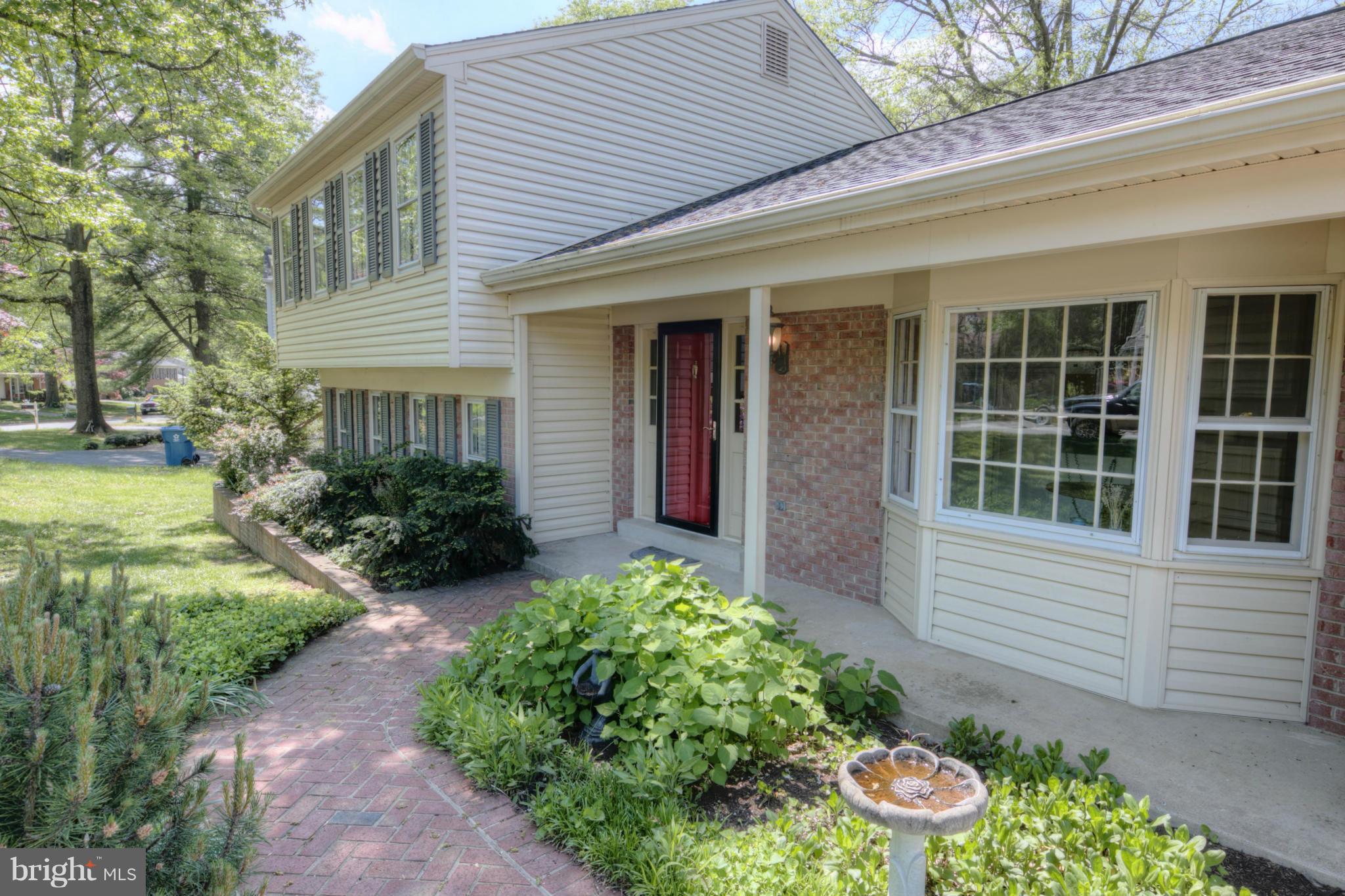 7922 St George Court Springfield, VA 22153 - Photo 2 of 30 Exterior (Front)