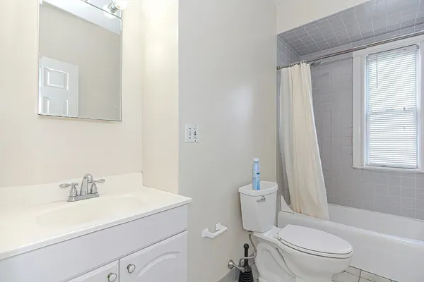 $3,600 | 108 Beacon Street, Unit 1, Somerville, MA 02143