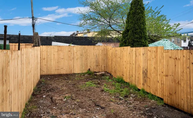 $1,870 | 2042 East Somerset Street, Philadelphia, PA 19134