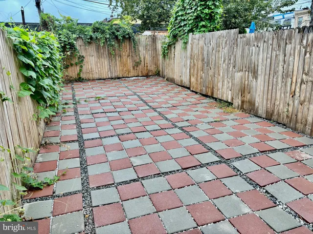 $1,870 | 2042 East Somerset Street, Philadelphia, PA 19134