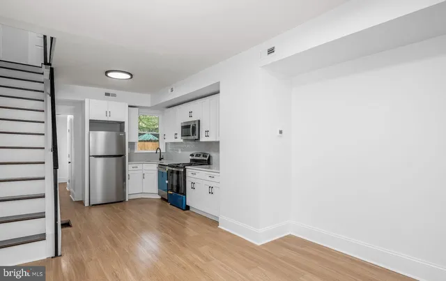 $1,870 | 2042 East Somerset Street, Philadelphia, PA 19134