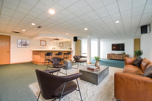 $975,000 | 307 Anne Court, Prospect Heights, IL 60070