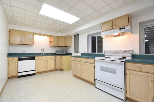 $975,000 | 307 Anne Court, Prospect Heights, IL 60070