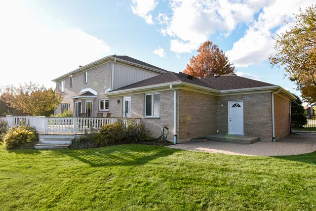 $975,000 | 307 Anne Court, Prospect Heights, IL 60070