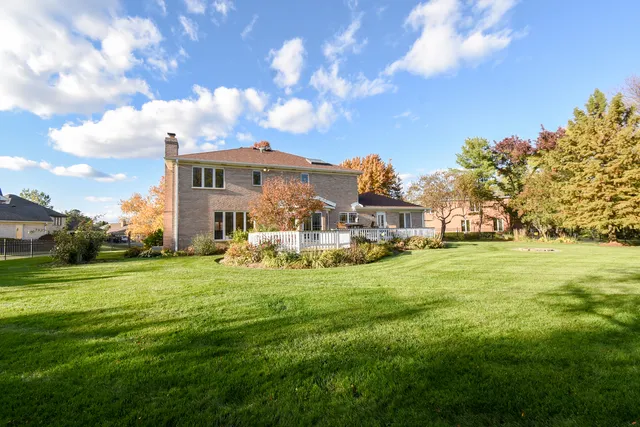 $975,000 | 307 Anne Court, Prospect Heights, IL 60070