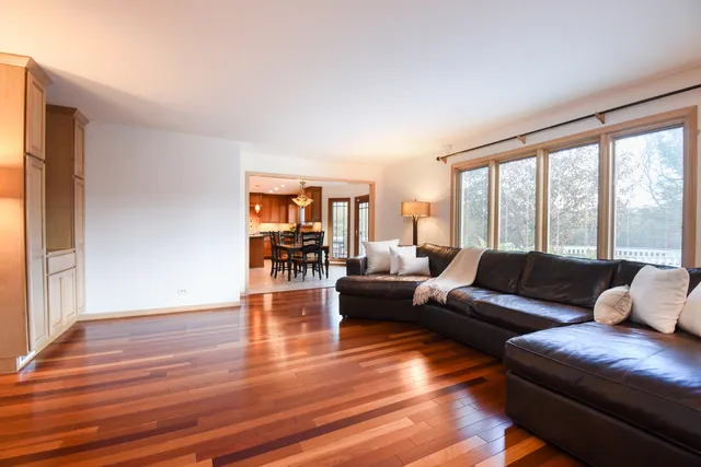 $975,000 | 307 Anne Court, Prospect Heights, IL 60070