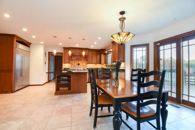 $975,000 | 307 Anne Court, Prospect Heights, IL 60070