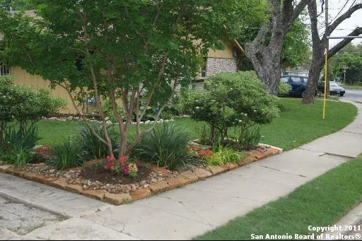 $950 | 414 Kings Court, Unit C, San Antonio, TX 78212