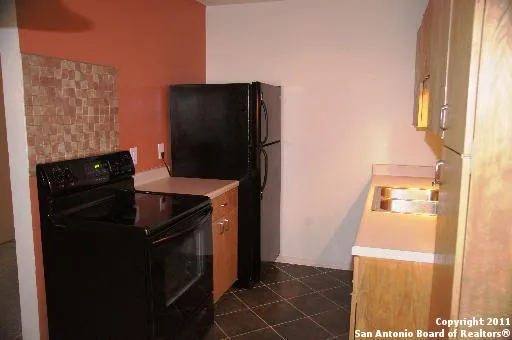 $950 | 414 Kings Court, Unit C, San Antonio, TX 78212