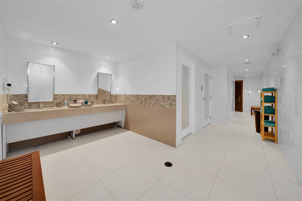 730 North Ocean Boulevard, Unit 405 Pompano Beach, FL 33062 - Photo 45 of 47 Locker Room