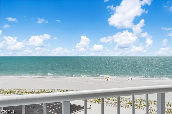 $675,000 | 7390 Estero Boulevard, Unit 404, Fort Myers Beach, FL 33931