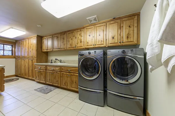 $4,800,000 | 163 Bob Sherman, Truckee, CA 96161