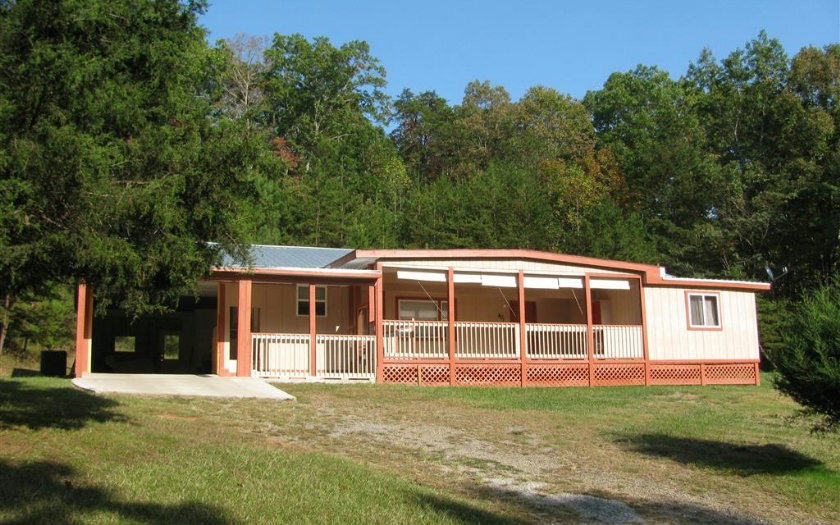 401 State Line Road Hiawassee, GA 30546 - Photo 1 of 1 Main View