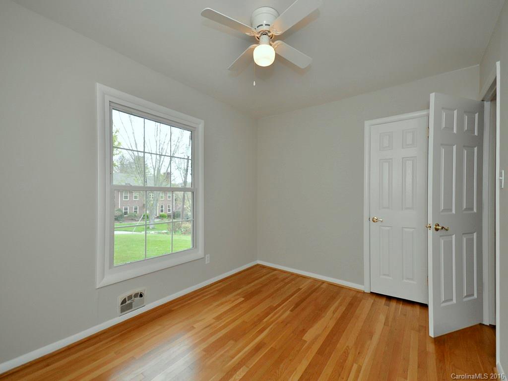 321 Stratford Road Asheville, NC 28804 - Photo 12 of 19