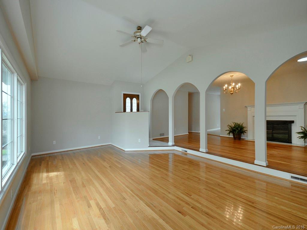 321 Stratford Road Asheville, NC 28804 - Photo 3 of 19